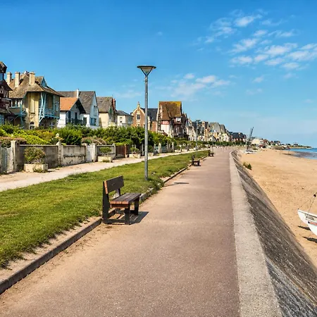 Charmante Maison à 50m De La Hermanville-sur-Mer